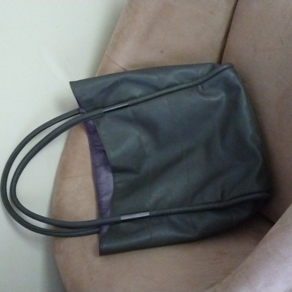 Beautiful GRAY Large Grained Leather Neiman Marcus Tote